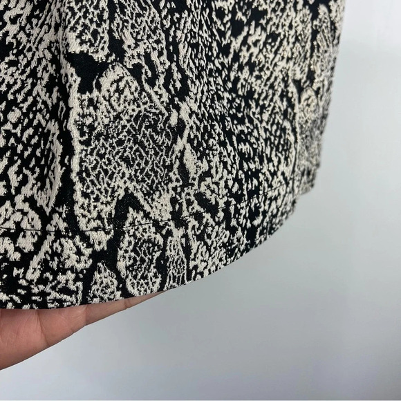 Exclusively Misook Snake Print Sleeveless Blouse Size Small - Picture 8 of 8